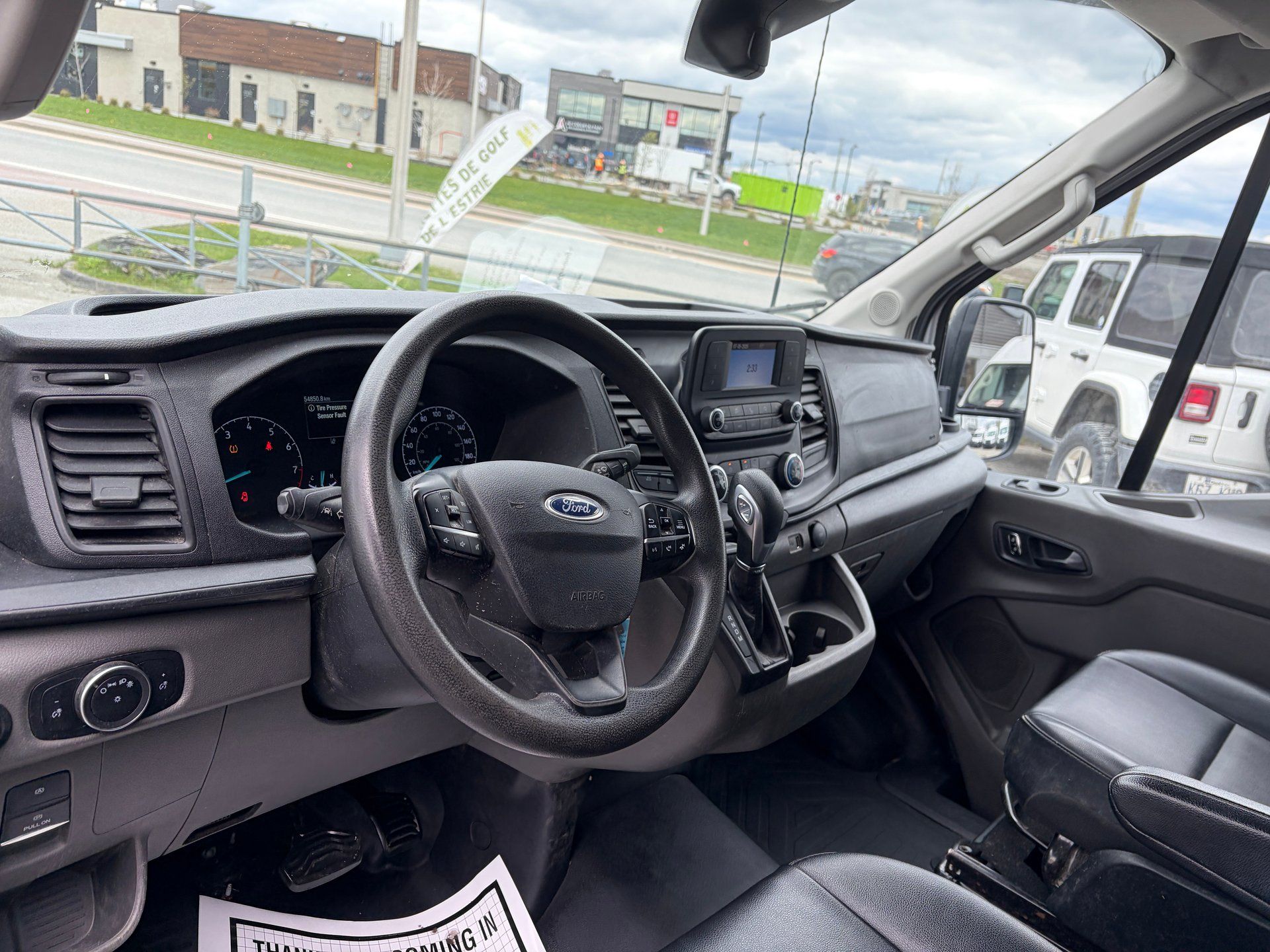 Ford Transit-250 Cargo Van 2023 - Image 10