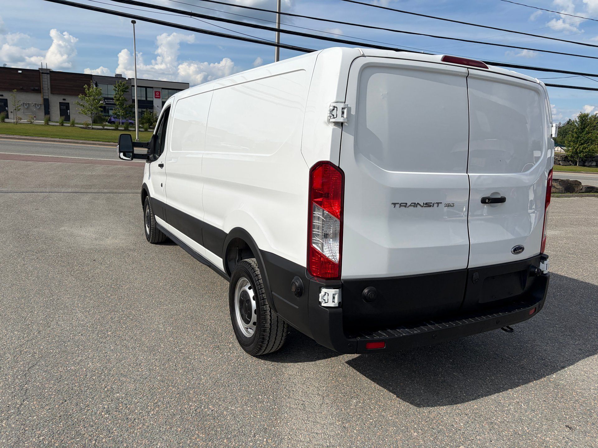 Ford Transit-150 Cargo Van 2020 - Image 7