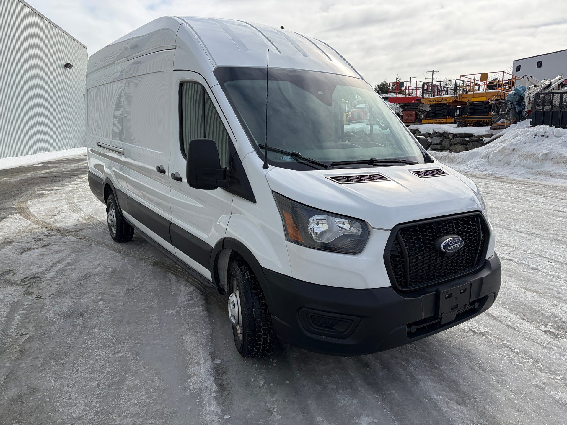 Ford Transit-250 Cargo Van 2022 - Image 10