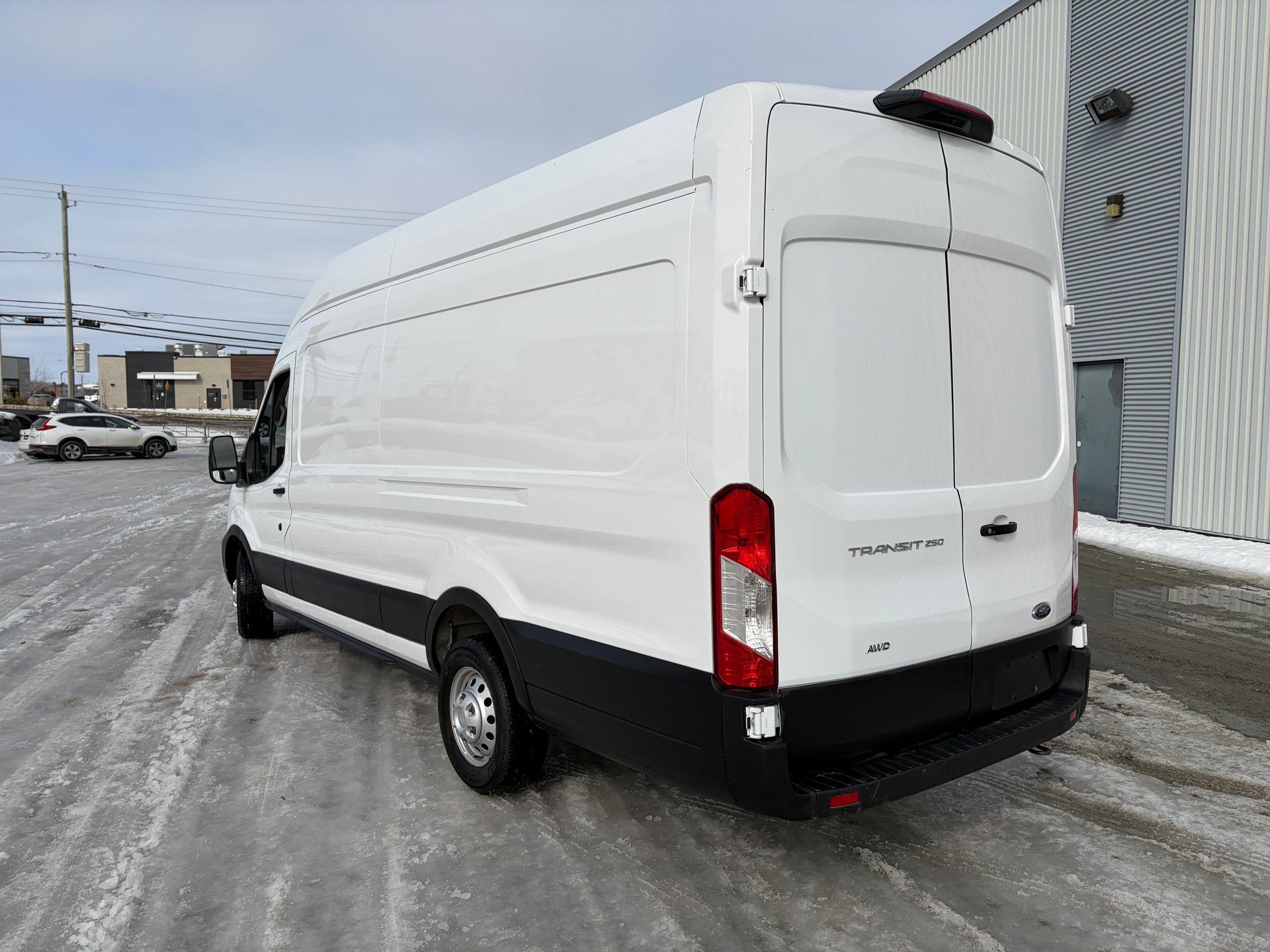 Ford Transit-250 Cargo Van 2022 - Image 6