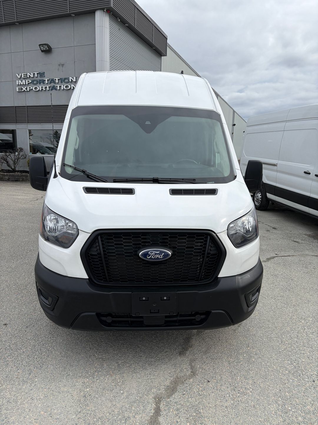 Ford Transit-250 Cargo Van 2022 - Image 8