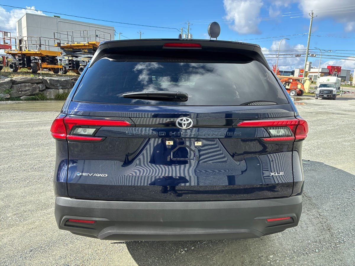 Toyota Grand Highlander 2024 - Image 4
