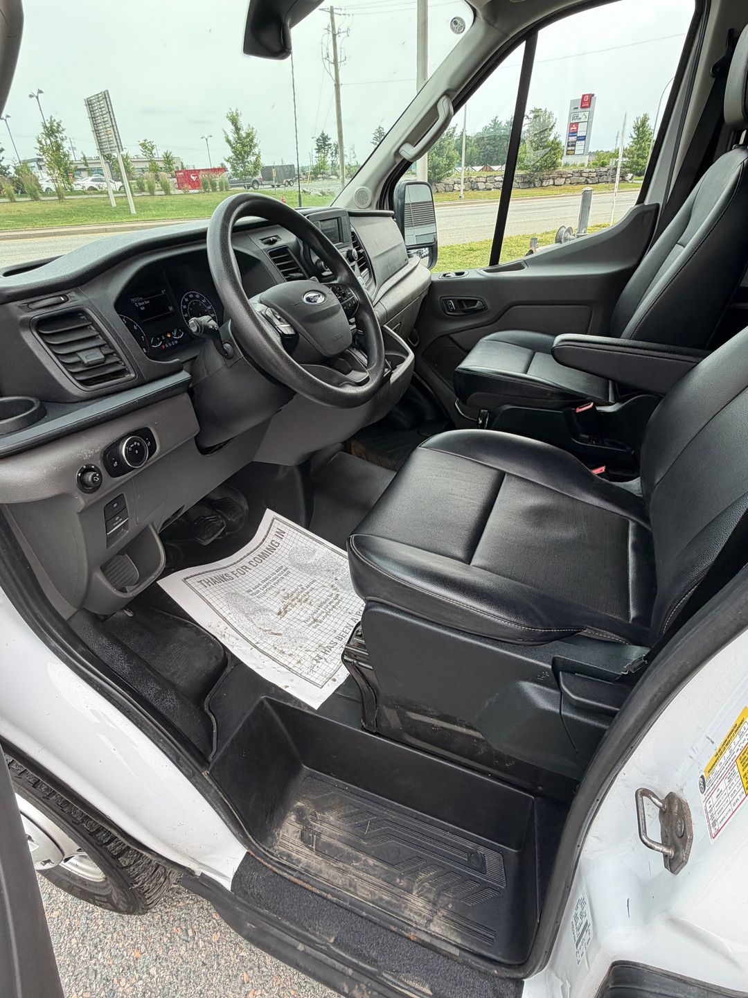 Ford Transit-250 Cargo Van 2023 - Image 12