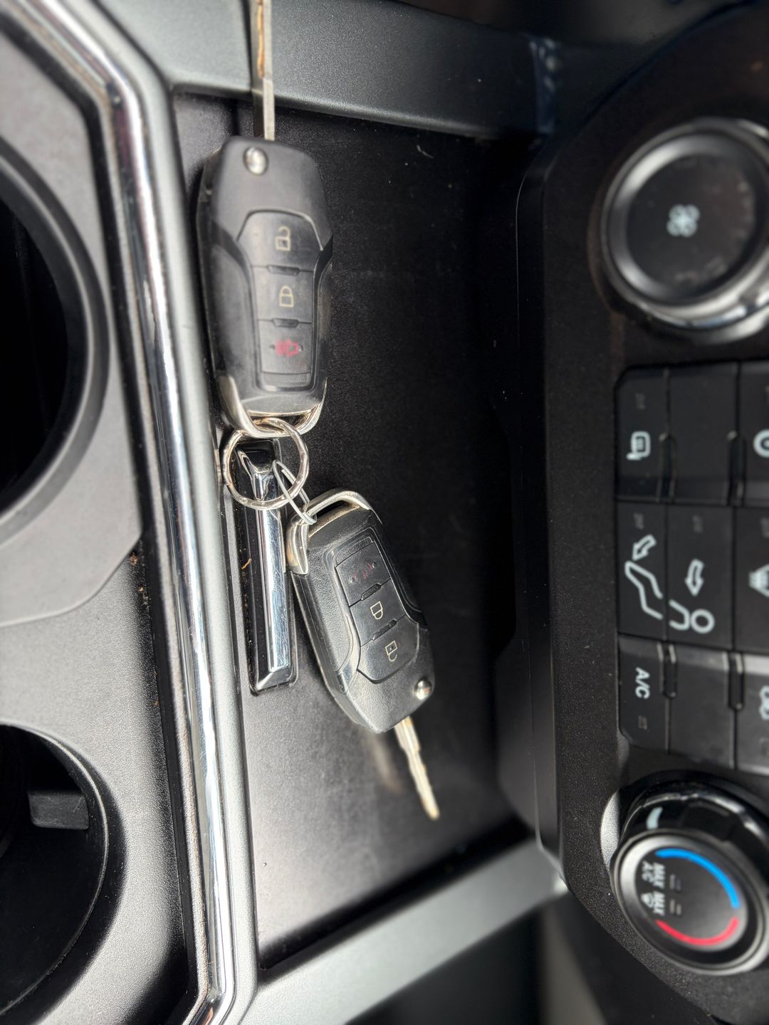 Ford F-350 2022 - Image 9