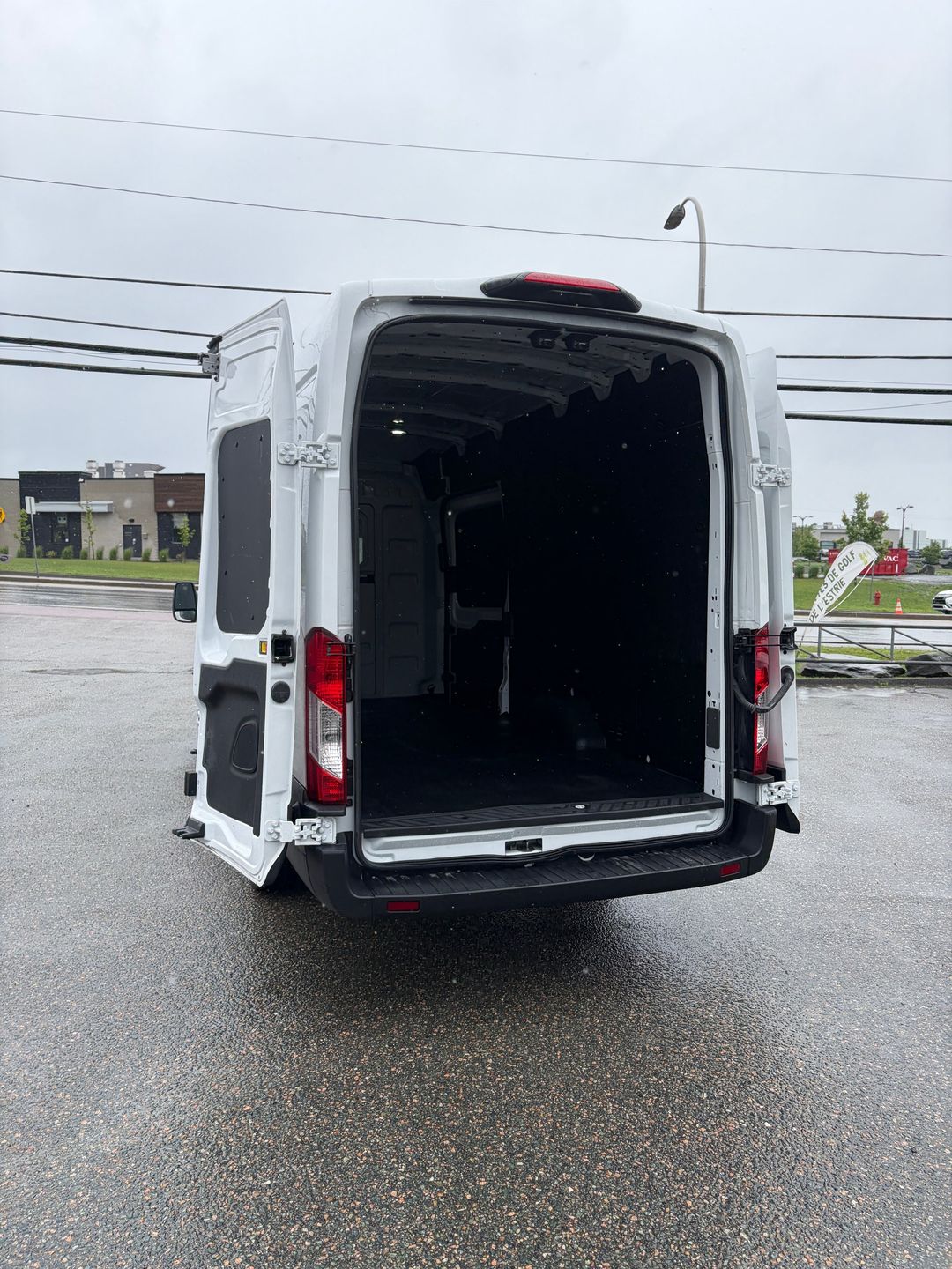 Ford Transit-250 Cargo Van 2025 - Image 9