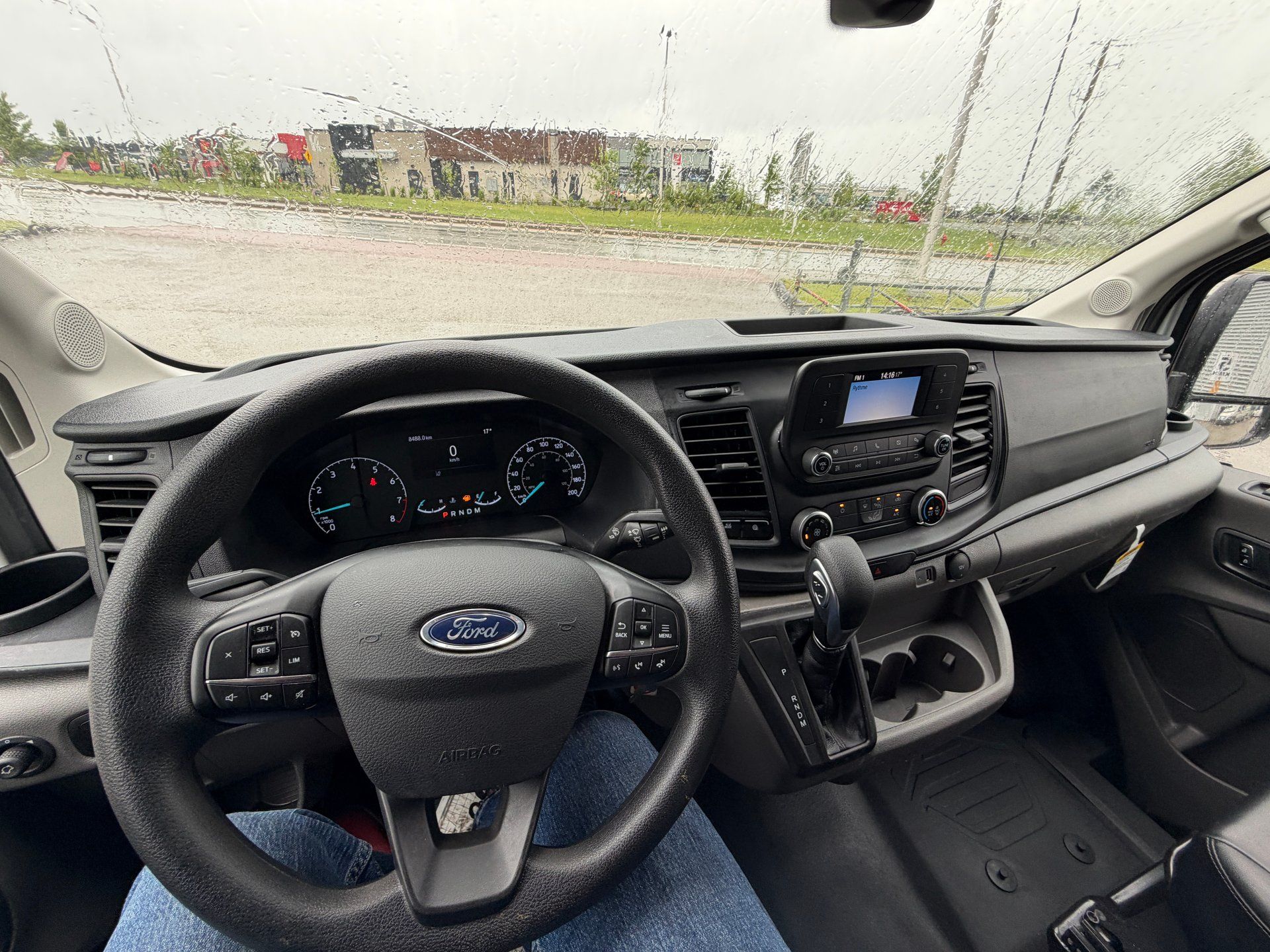 Ford Transit-250 Cargo Van 2025 - Image 12