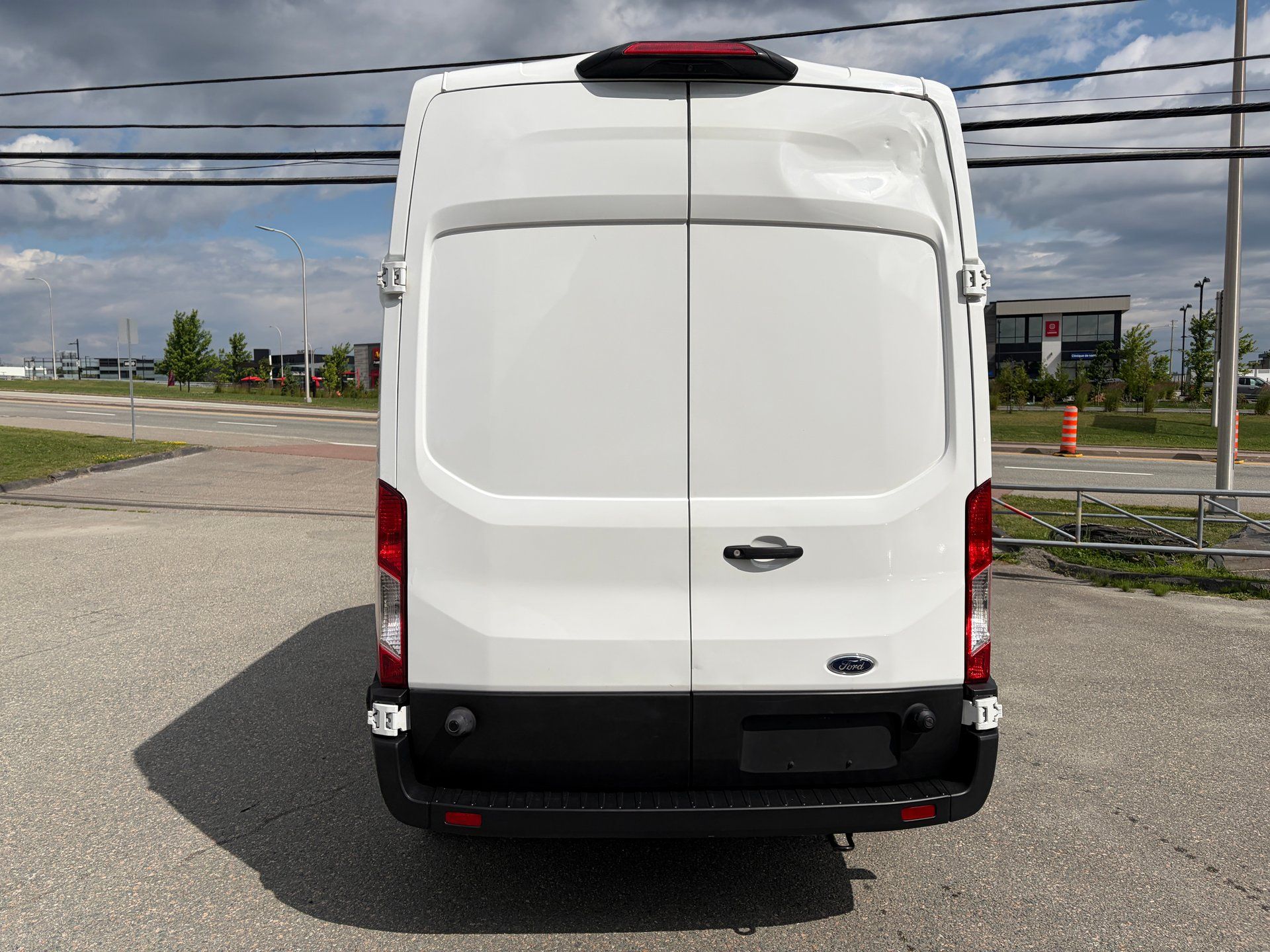 Ford Transit-250 Cargo Van 2024 - Image 4