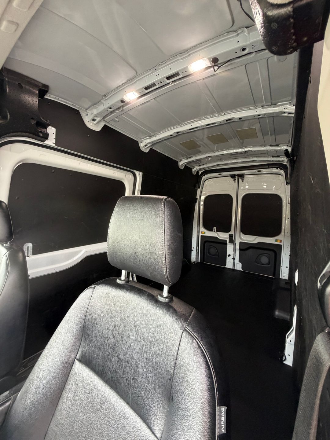 Ford Transit-250 Cargo Van 2024 - Image 10