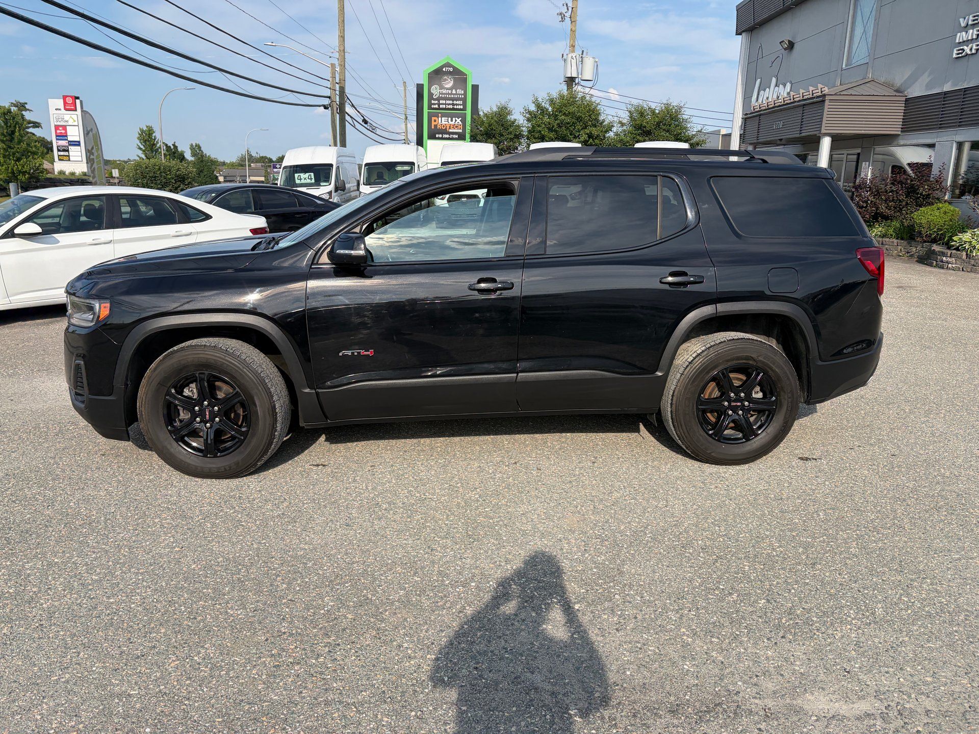 GMC Acadia 2021 - Image 2