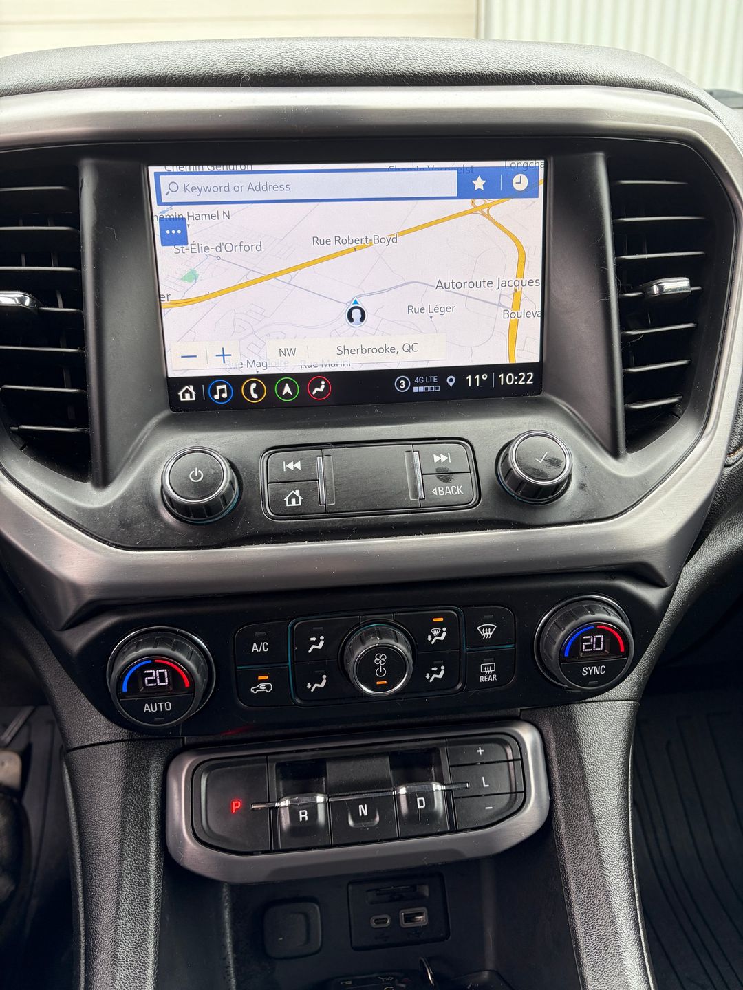 GMC Acadia 2021 - Image 18