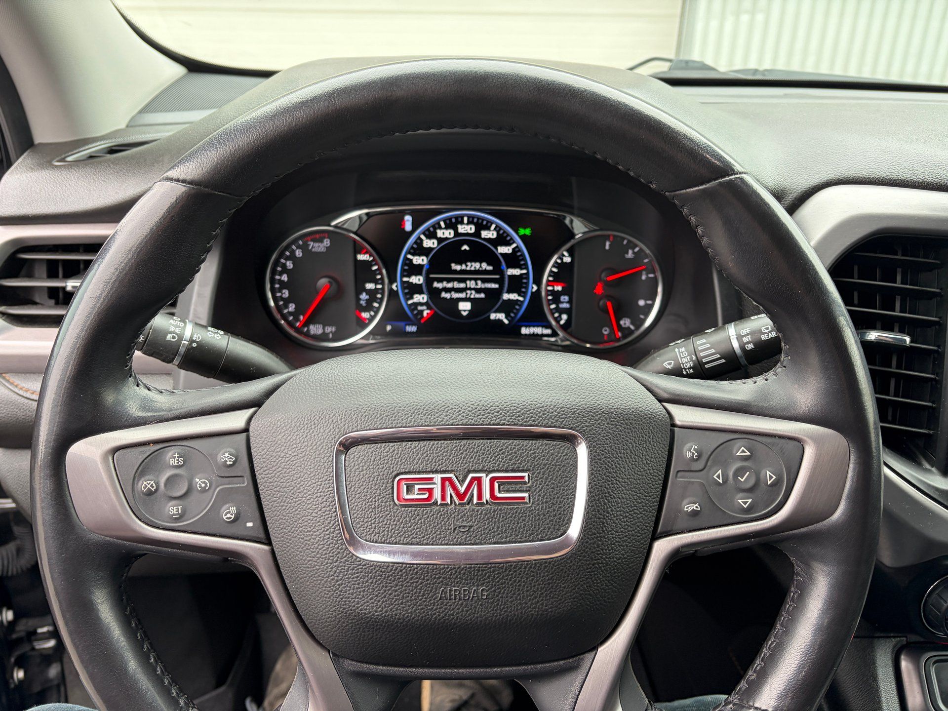 GMC Acadia 2021 - Image 16