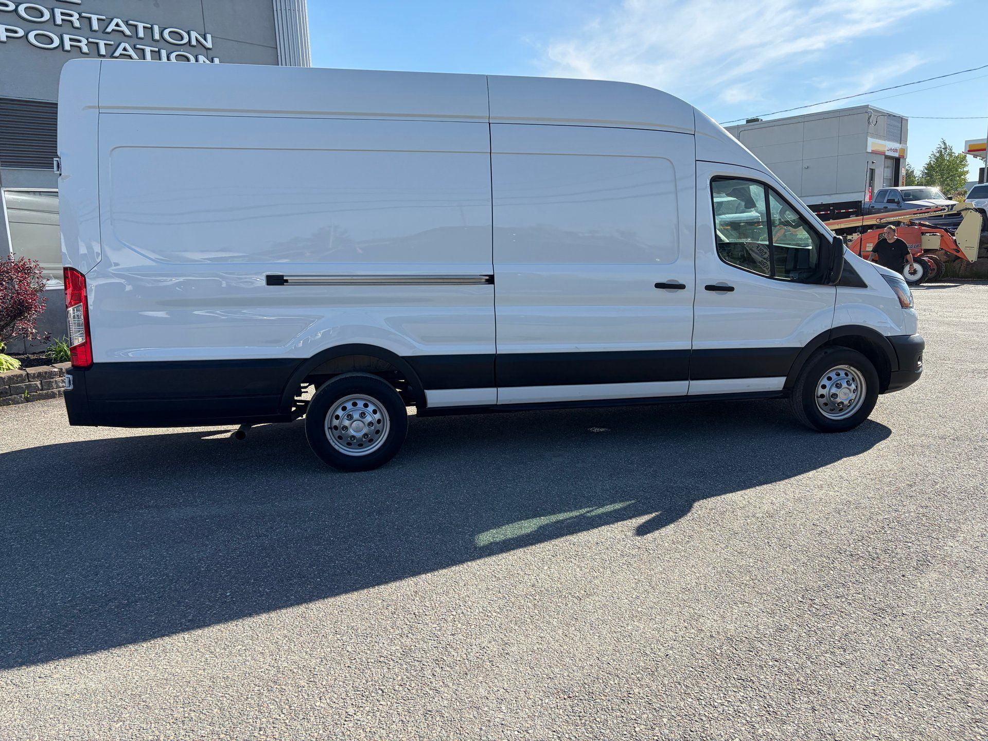 Ford Transit-250 Cargo Van 2023 - Thumbnail 6