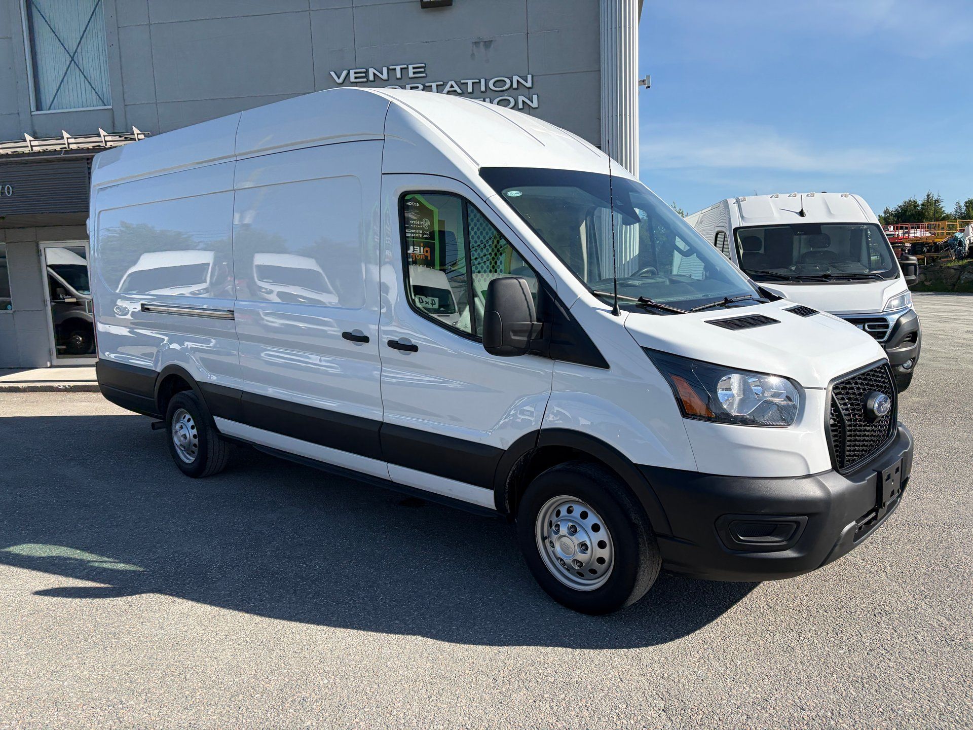 Ford Transit-250 Cargo Van 2023 - Thumbnail 7