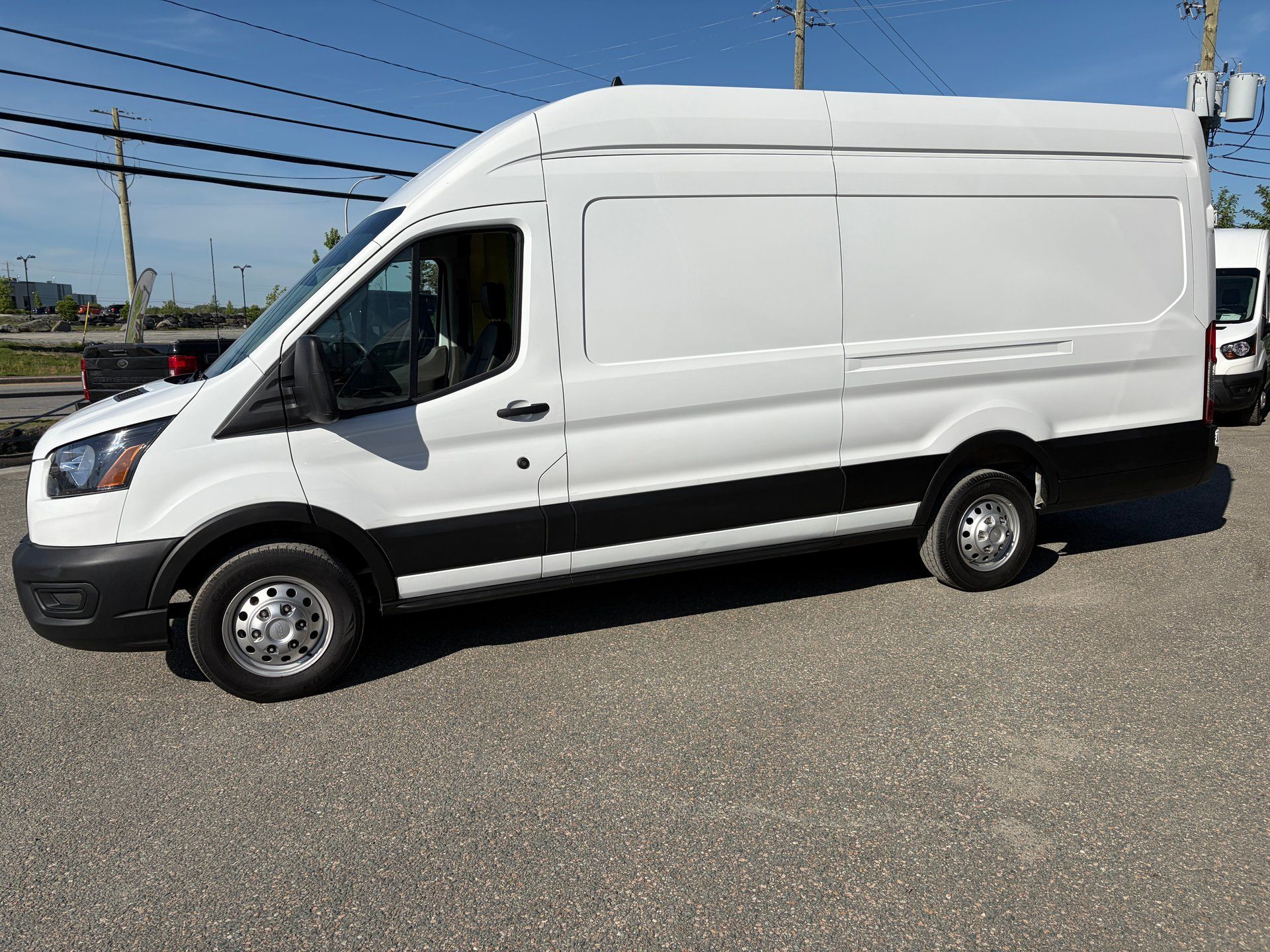 Ford Transit-250 Cargo Van 2023 - Thumbnail 2