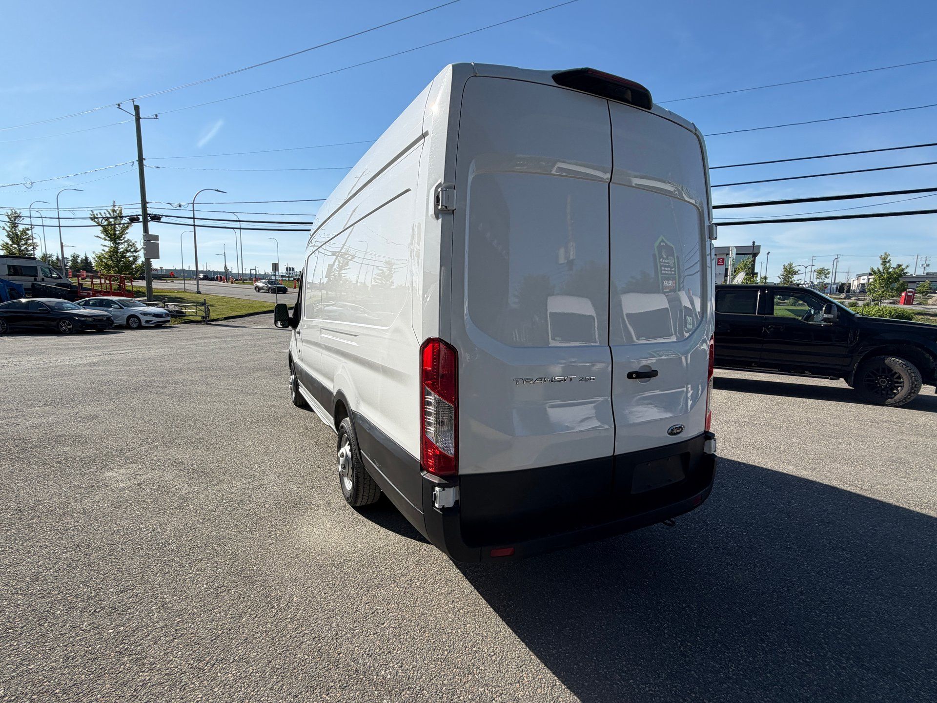 Ford Transit-250 Cargo Van 2023 - Thumbnail 3