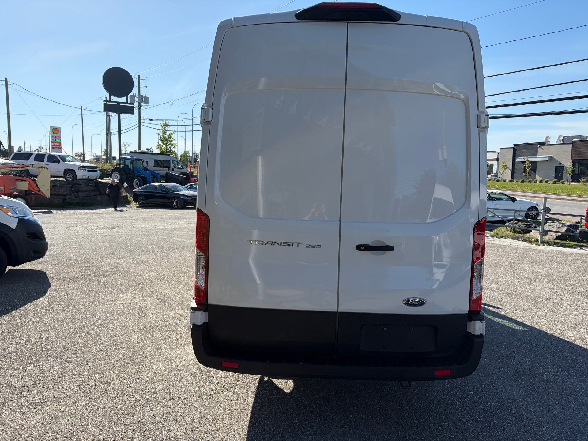 Ford Transit-250 Cargo Van 2023 - Thumbnail 4