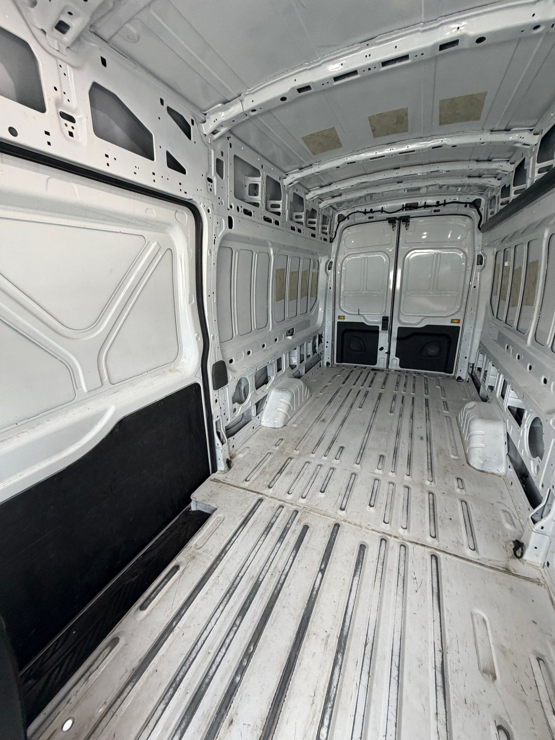 Ford Transit-250 Cargo Van 2022 - Thumbnail 4