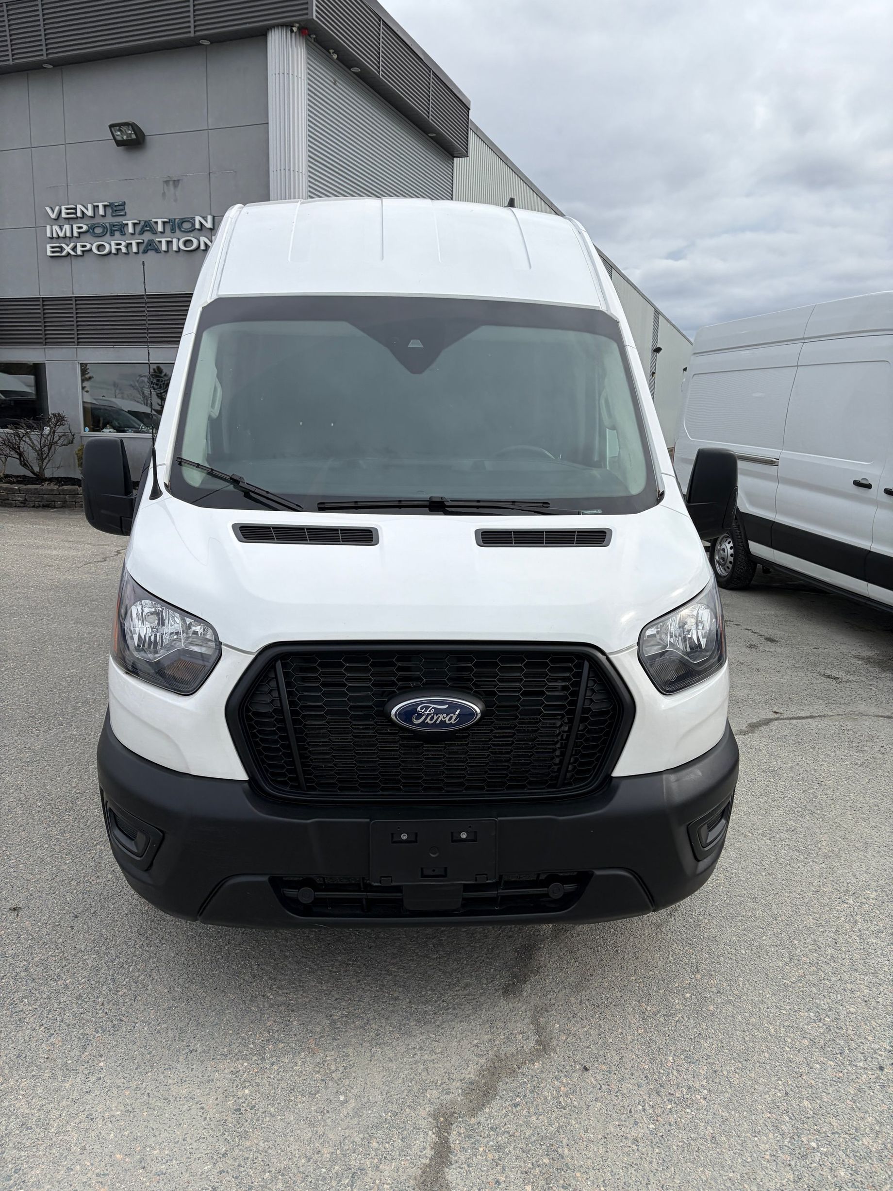 Ford Transit-250 Cargo Van 2022 - Thumbnail 8