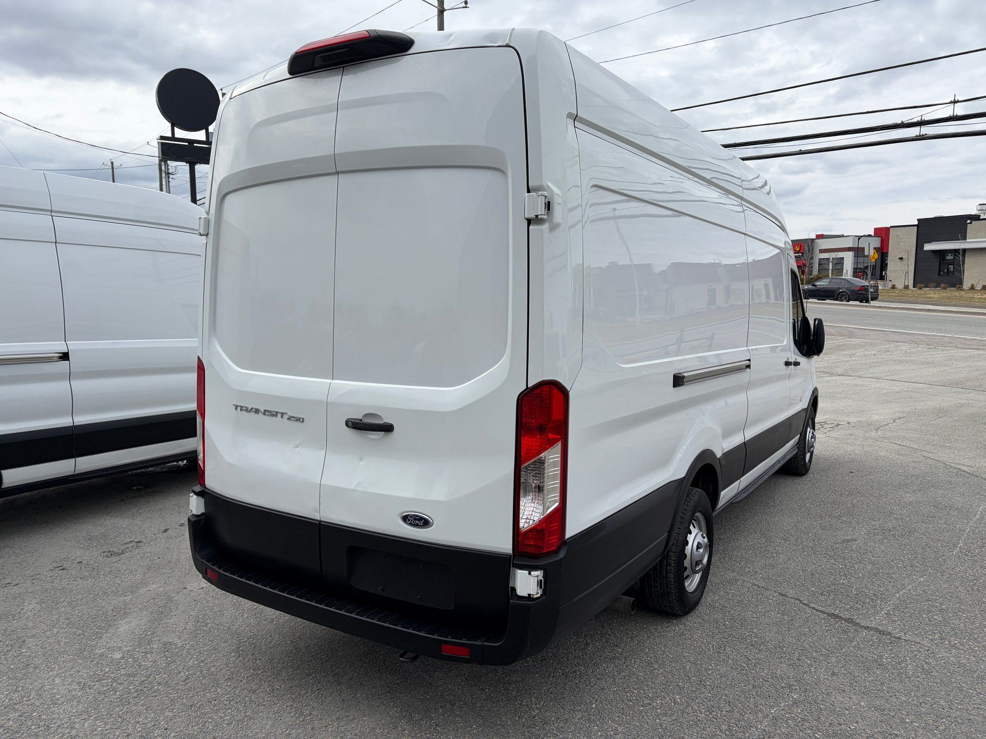 Ford Transit-250 Cargo Van 2022 - Thumbnail 5