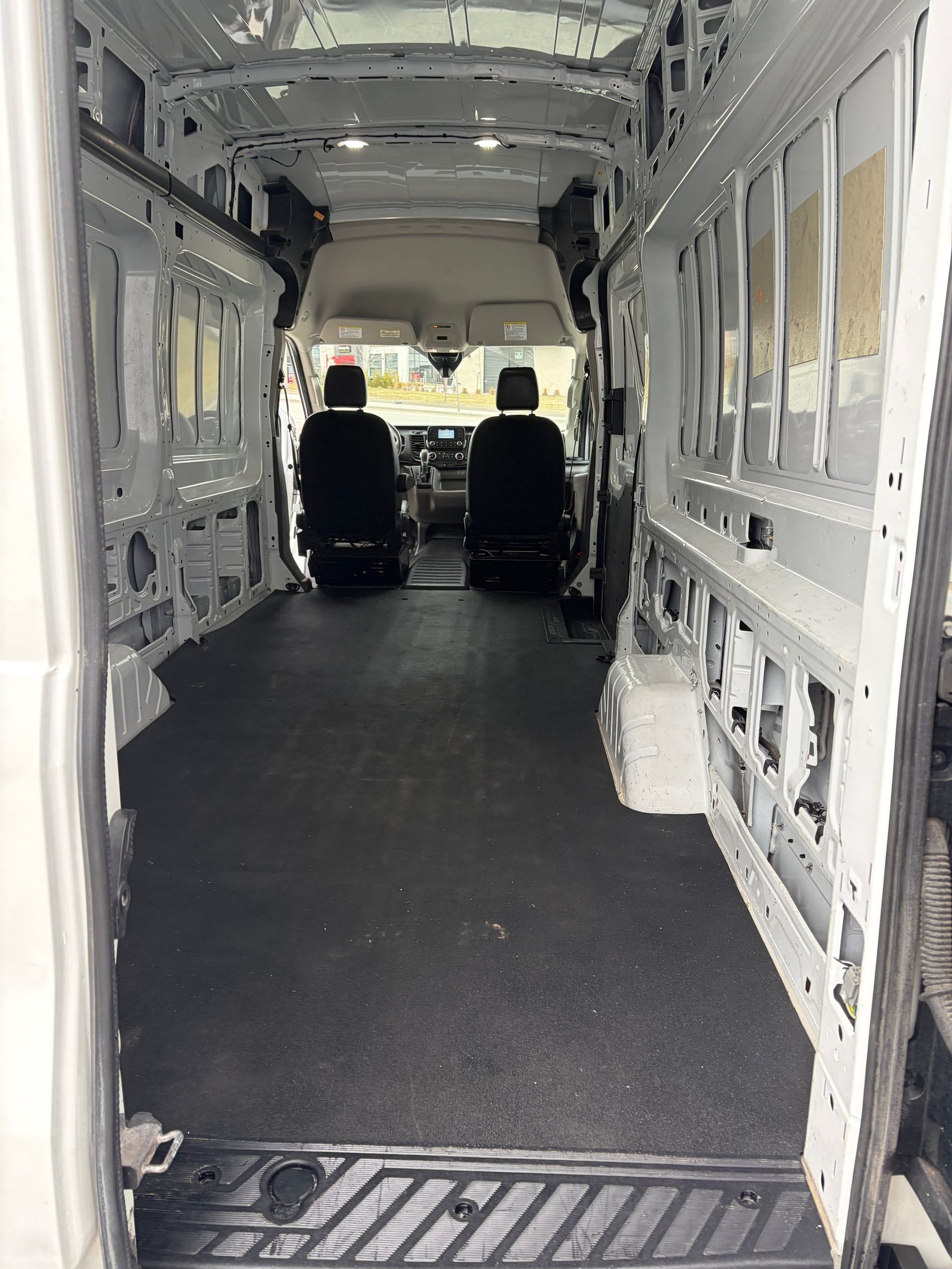 Ford Transit-250 Cargo Van 2022 - Thumbnail 10
