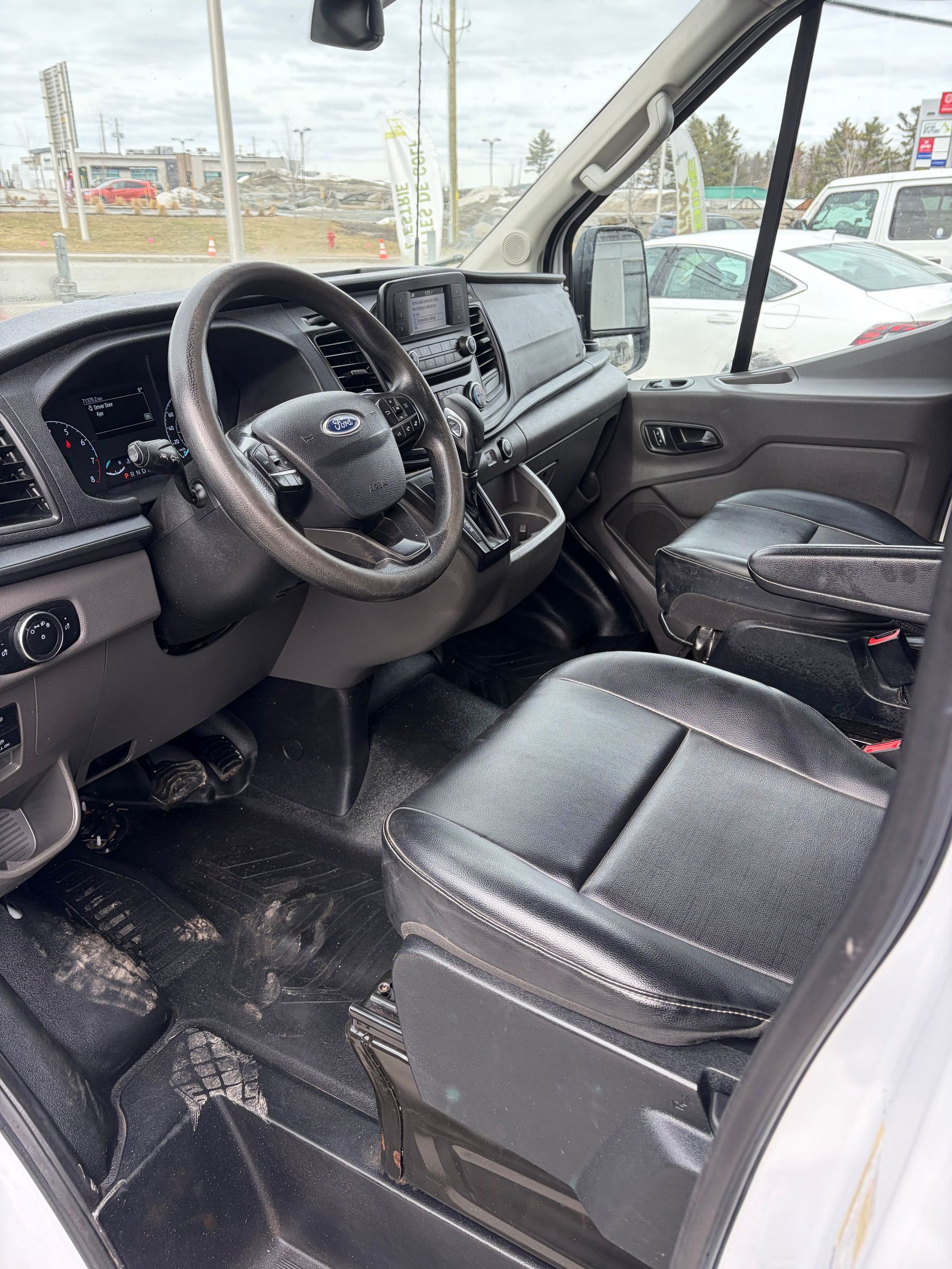 Ford Transit-250 Cargo Van 2022 - Thumbnail 11