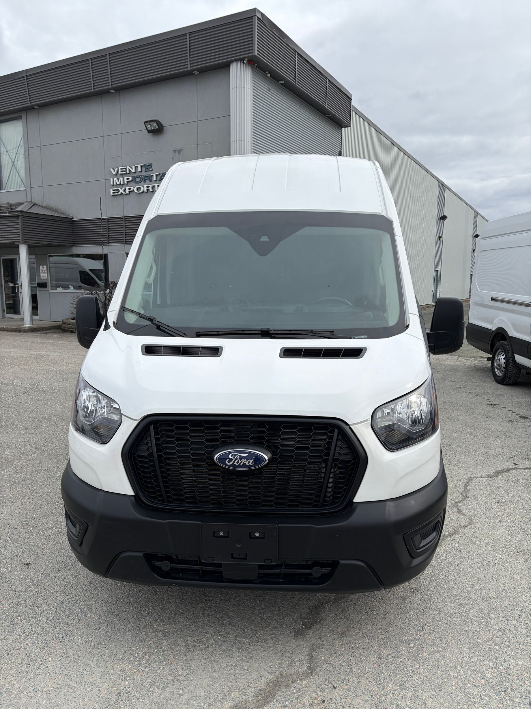 Ford Transit-250 Cargo Van 2022 - Thumbnail 13