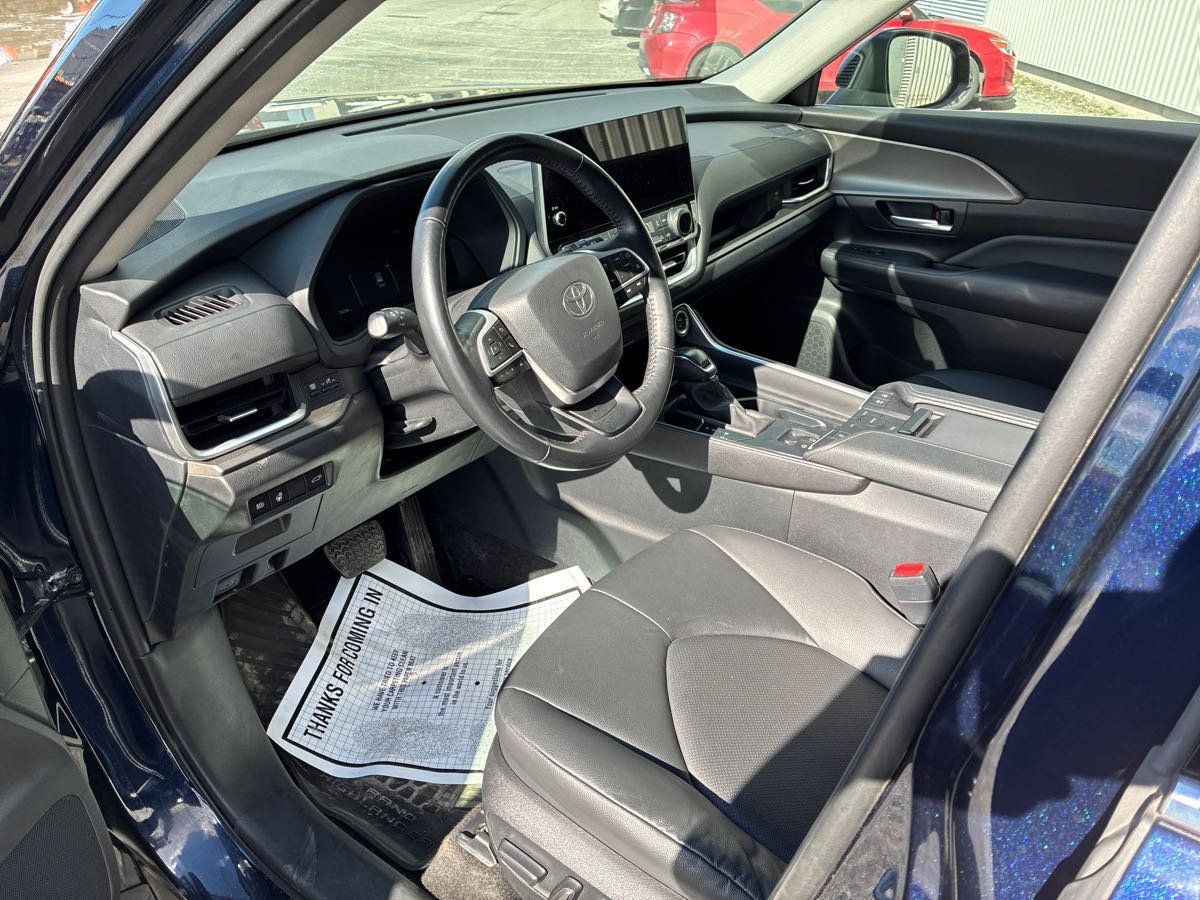Toyota Grand Highlander 2024 - Thumbnail 6