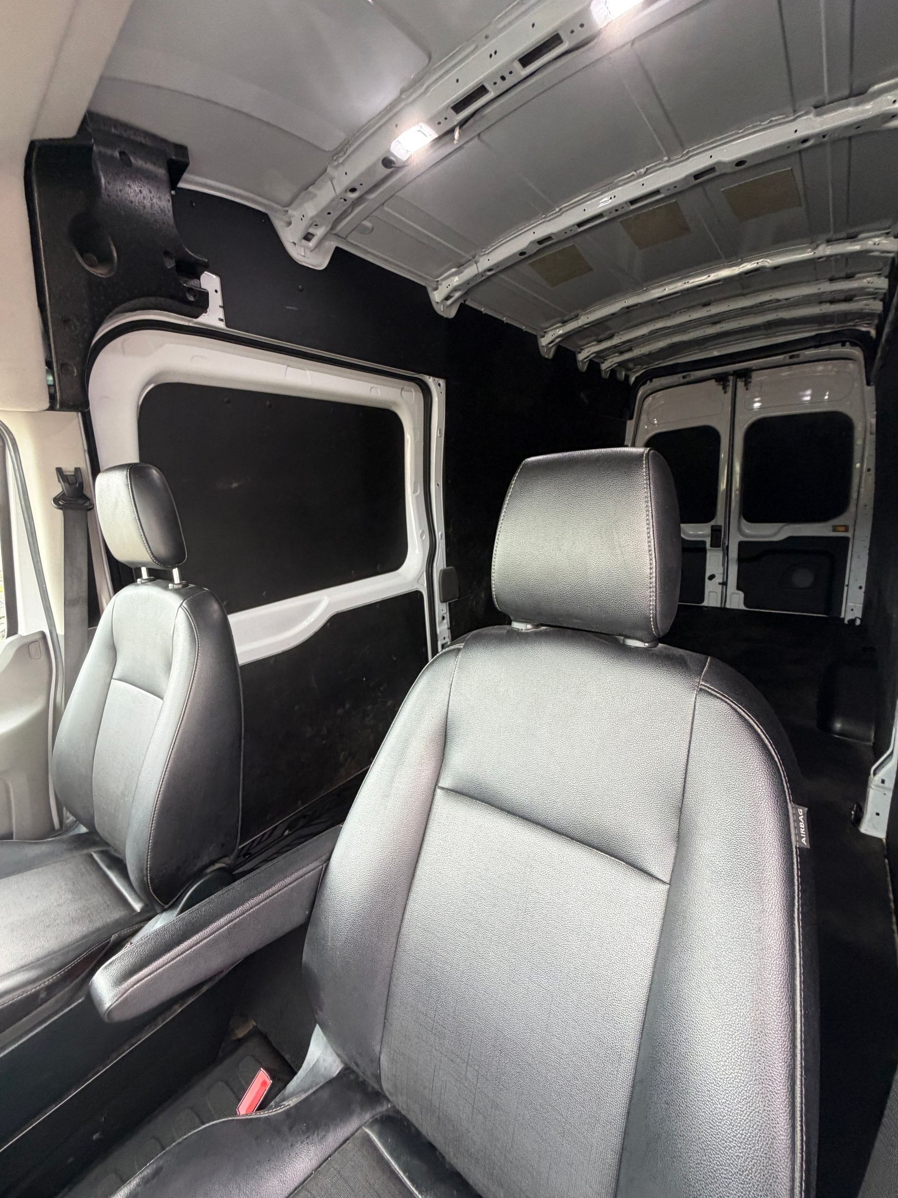 Ford Transit-250 Cargo Van 2023 - Thumbnail 9
