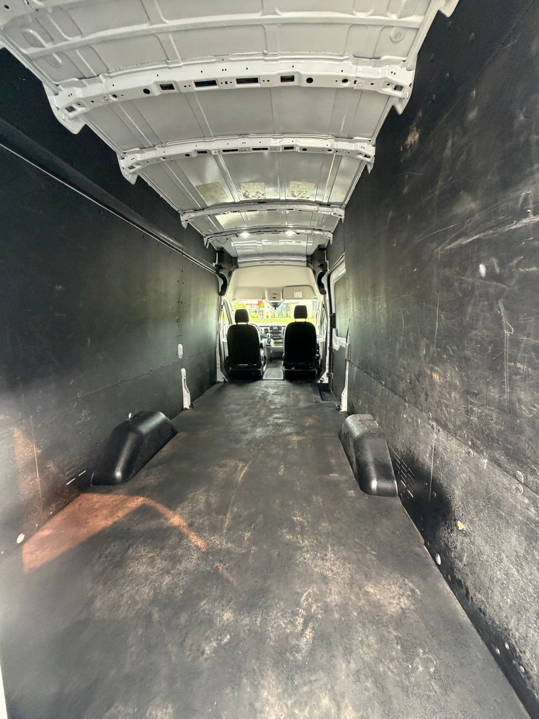 Ford Transit-250 Cargo Van 2023 - Thumbnail 14