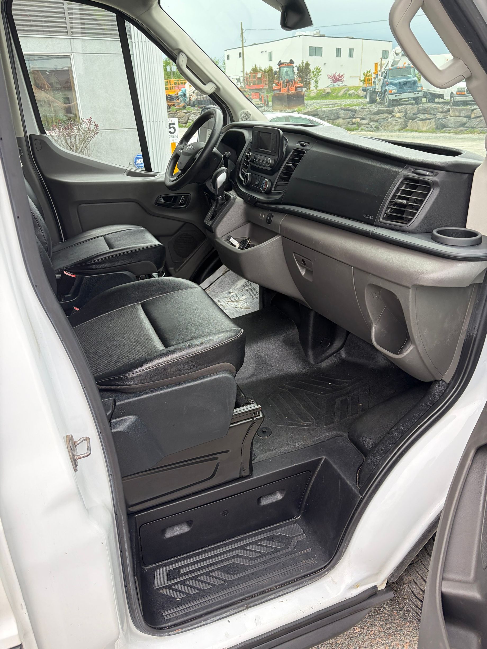 Ford Transit Van 2023 - Thumbnail 10