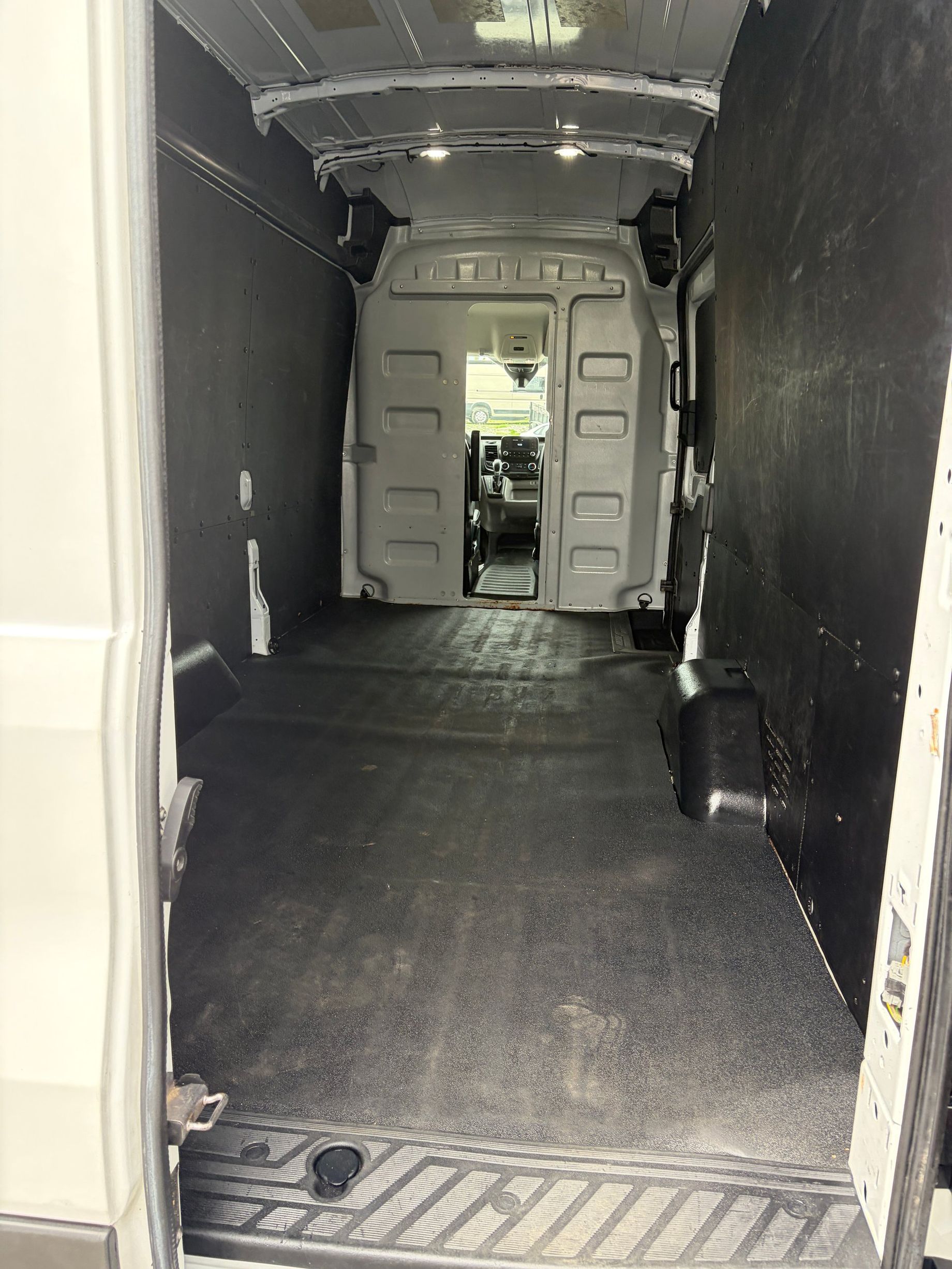 Ford Transit Van 2023 - Thumbnail 12