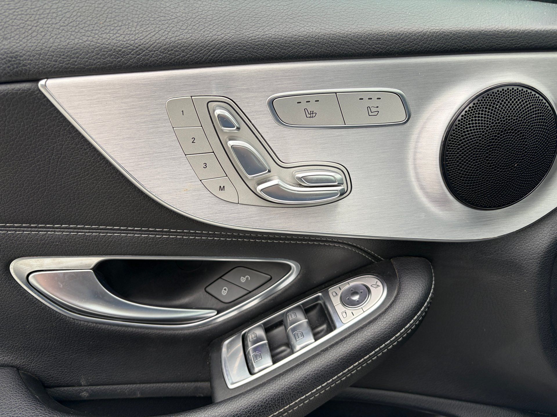 Mercedes-Benz C 300 2020 - Thumbnail 19
