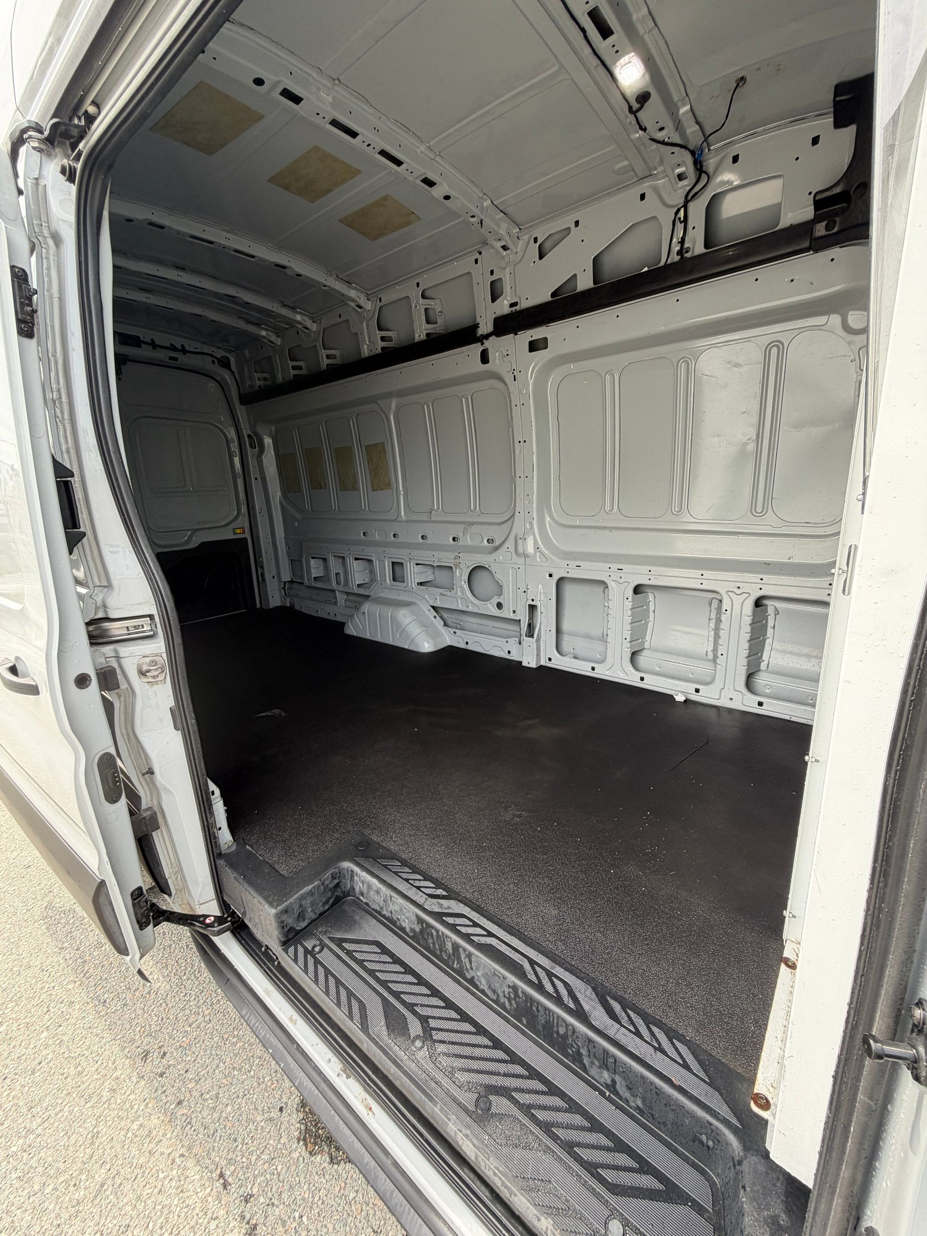 Ford Transit-350 Cargo Van 2023 - Thumbnail 6
