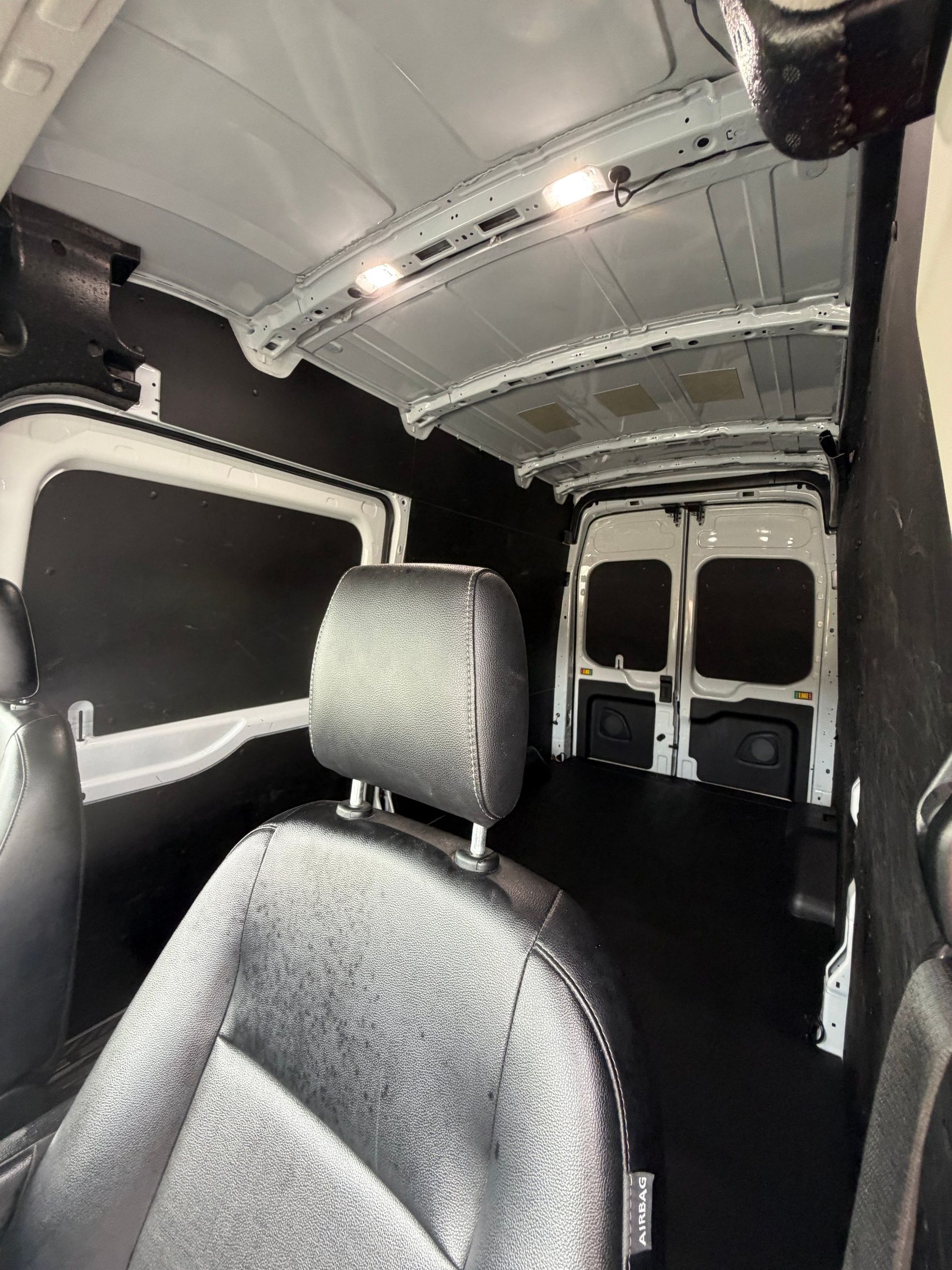 Ford Transit-250 Cargo Van 2024 - Thumbnail 10
