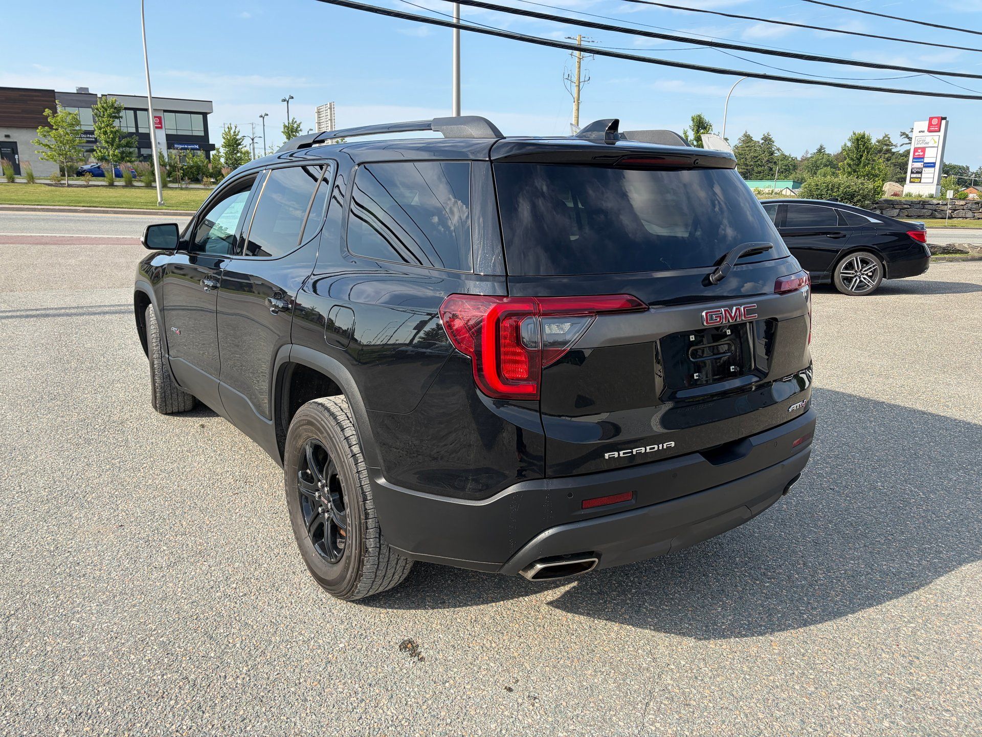 GMC Acadia 2021 - Thumbnail 3
