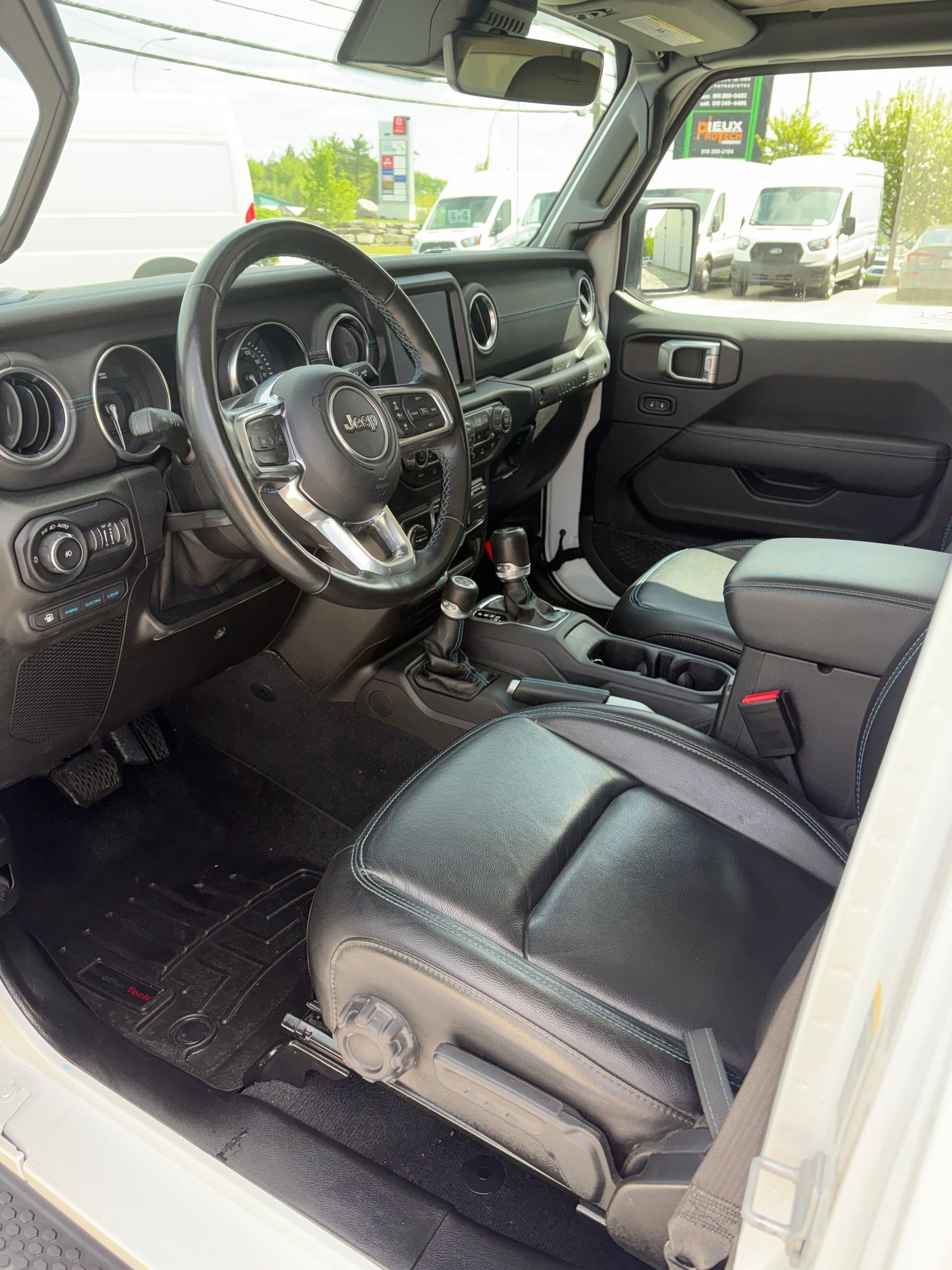 Jeep Wrangler 4xe 2021 - Thumbnail 9